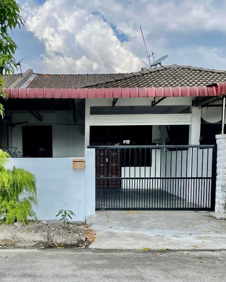 Entire 33 Cozy House • 3 Bedroom @ Alma Bukit Mertajam Eksteriør billede